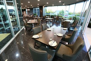 Restaurant - Springfield Lakes Boutique Hotel (Springfield Lakes)