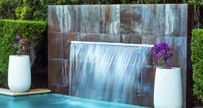 Springfield Lakes Boutique Hotel