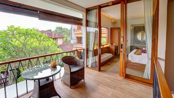 Quarto luxo | Escrivaninha, Wi-Fi de cortesia, roupa de cama