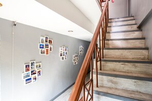 Staircase - OYO 437 Hostel Na Nara (Bangkok)