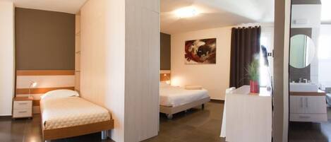 Quarto triplo | Quartos à prova de som, berços (sobretaxa), Wi-Fi de cortesia