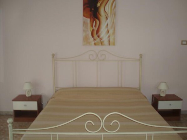Iron/ironing board, rollaway beds