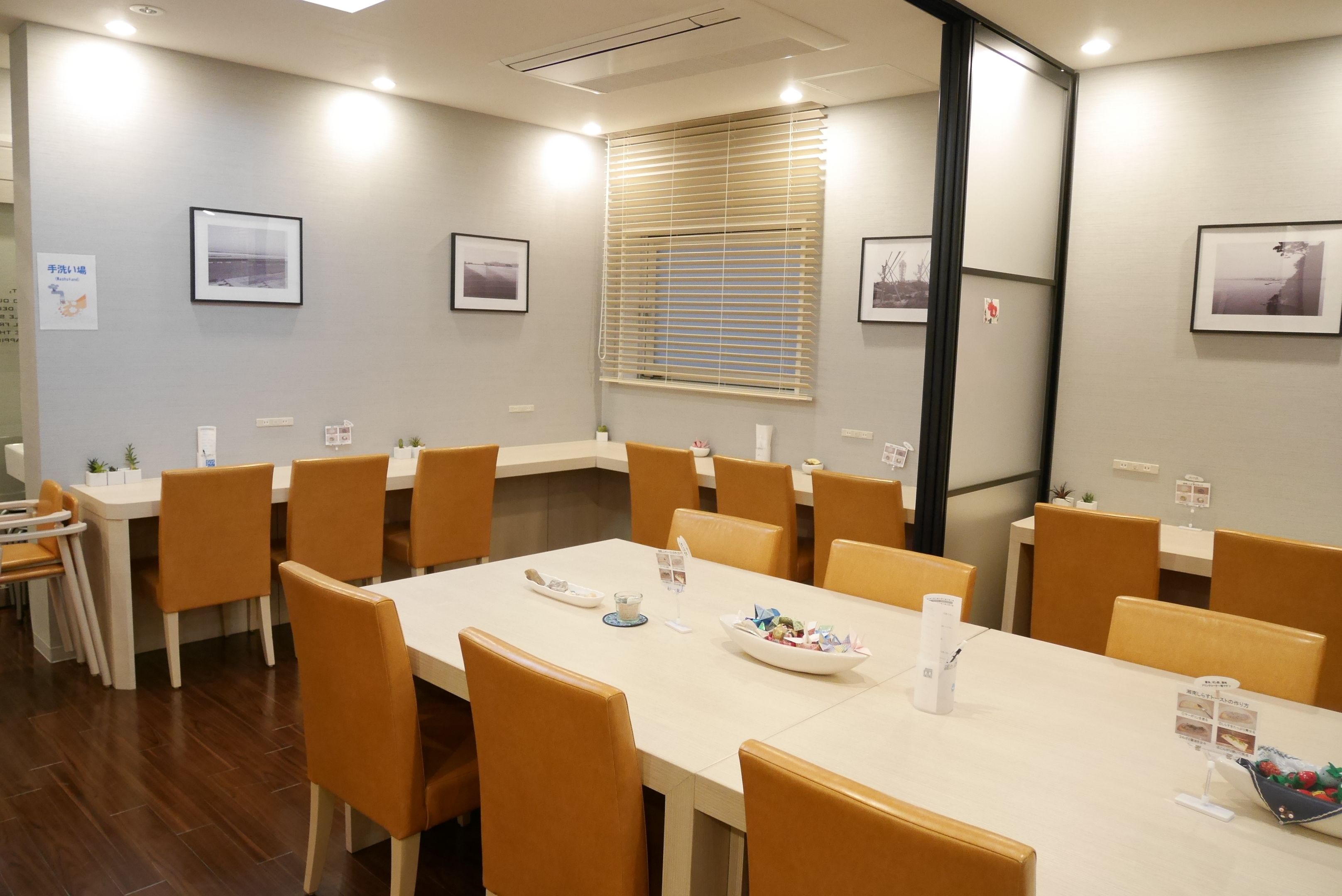 daily buffet breakfast (jpy 1100 per person)