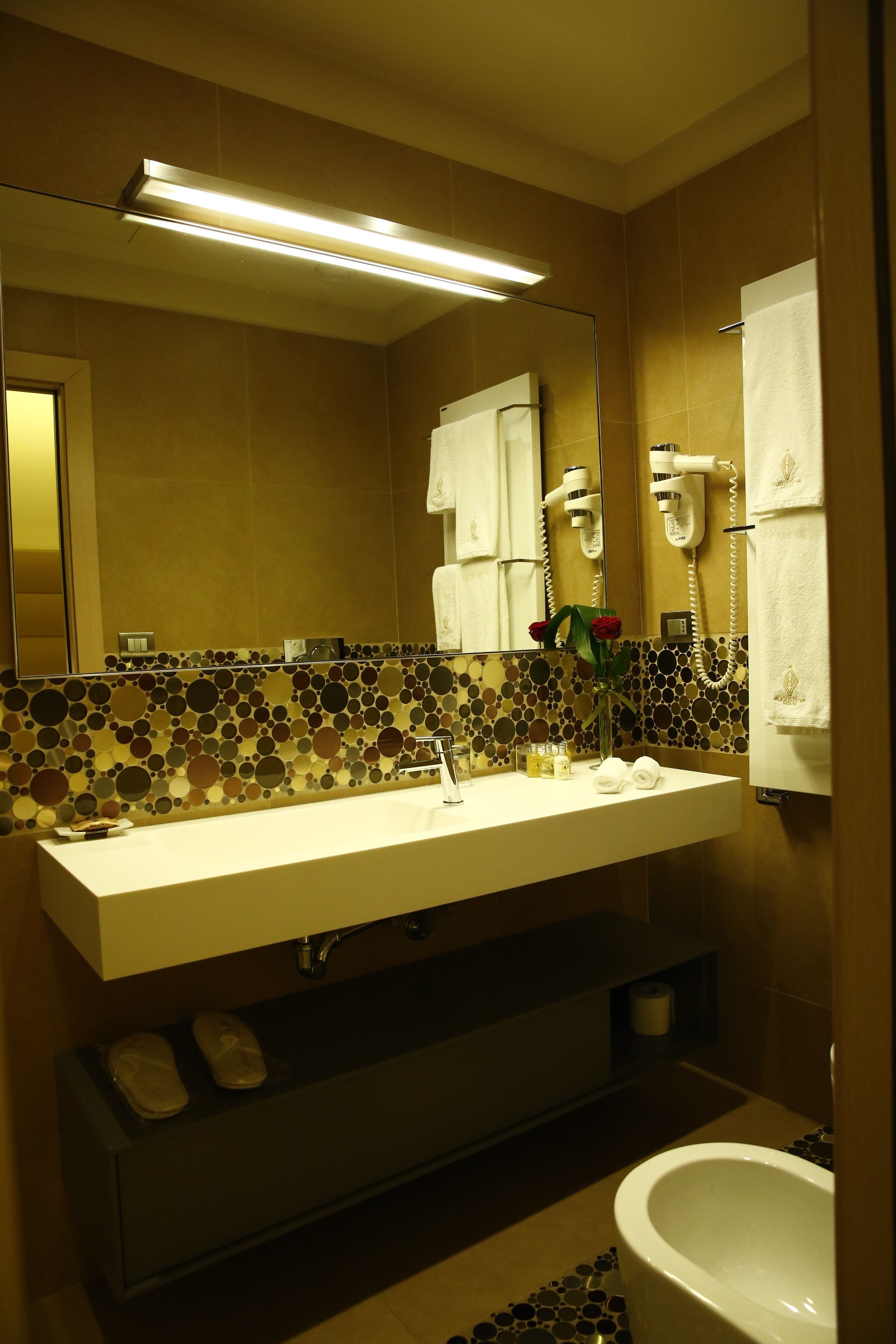 Foto - Augustana House and Suites