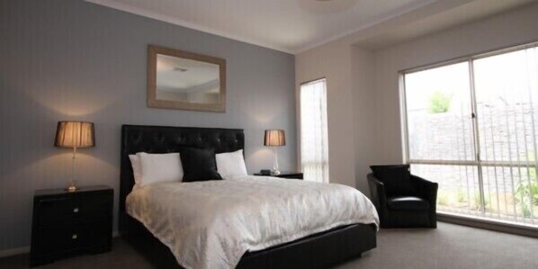 Deluxe Villa, 4 Bedrooms (Chardonnay) | 3 bedrooms, premium bedding, iron/ironing board, free cribs/infant beds - Casavino Luxury Villas (McLaren Vale)