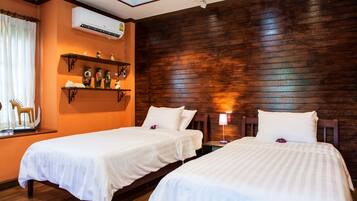 6 bedrooms, premium bedding, minibar, individually decorated