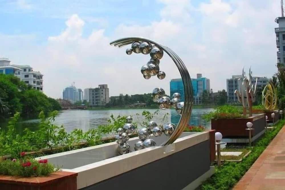 Amazon Lilly Lake View Residence