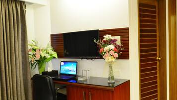 Habitación doble superior | Sábanas de algodón egipcio, minibar, muebles diferentes y escritorio