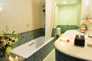 Superior Double Room | Egyptian cotton sheets, minibar, individually furnished, desk