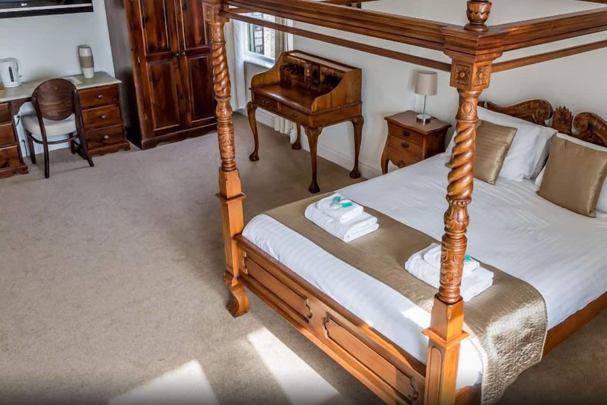 Suite (Four Poster Bed) | Seterika/papan seterika, Wi-fi percuma
