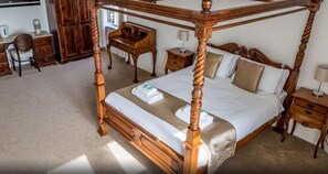 Suite (Four Poster Bed)