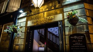 Property entrance - Resolution Hotel (Whitby)