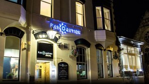 Exterior - Resolution Hotel (Whitby)