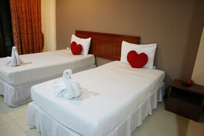 Superior Double Room | Desk, free WiFi - Benetti House (Patong)
