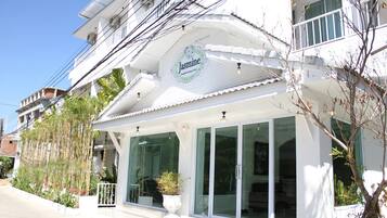 Fachada de la propiedad