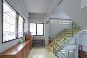 Interior - OYO 471 Sunshine Apartment (Bangkok)
