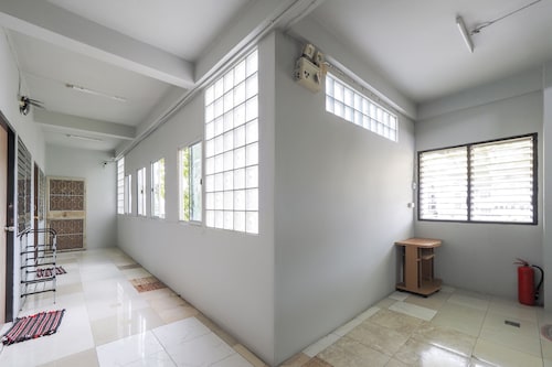 OYO 471 Sunshine Apartment