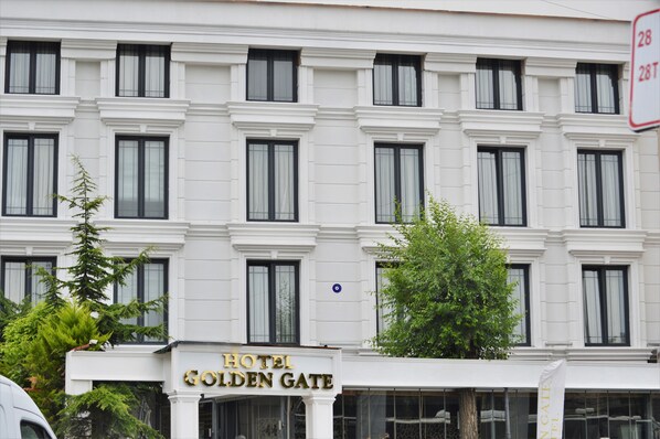 Front of property - Hotel Goldengate (Istanbul)