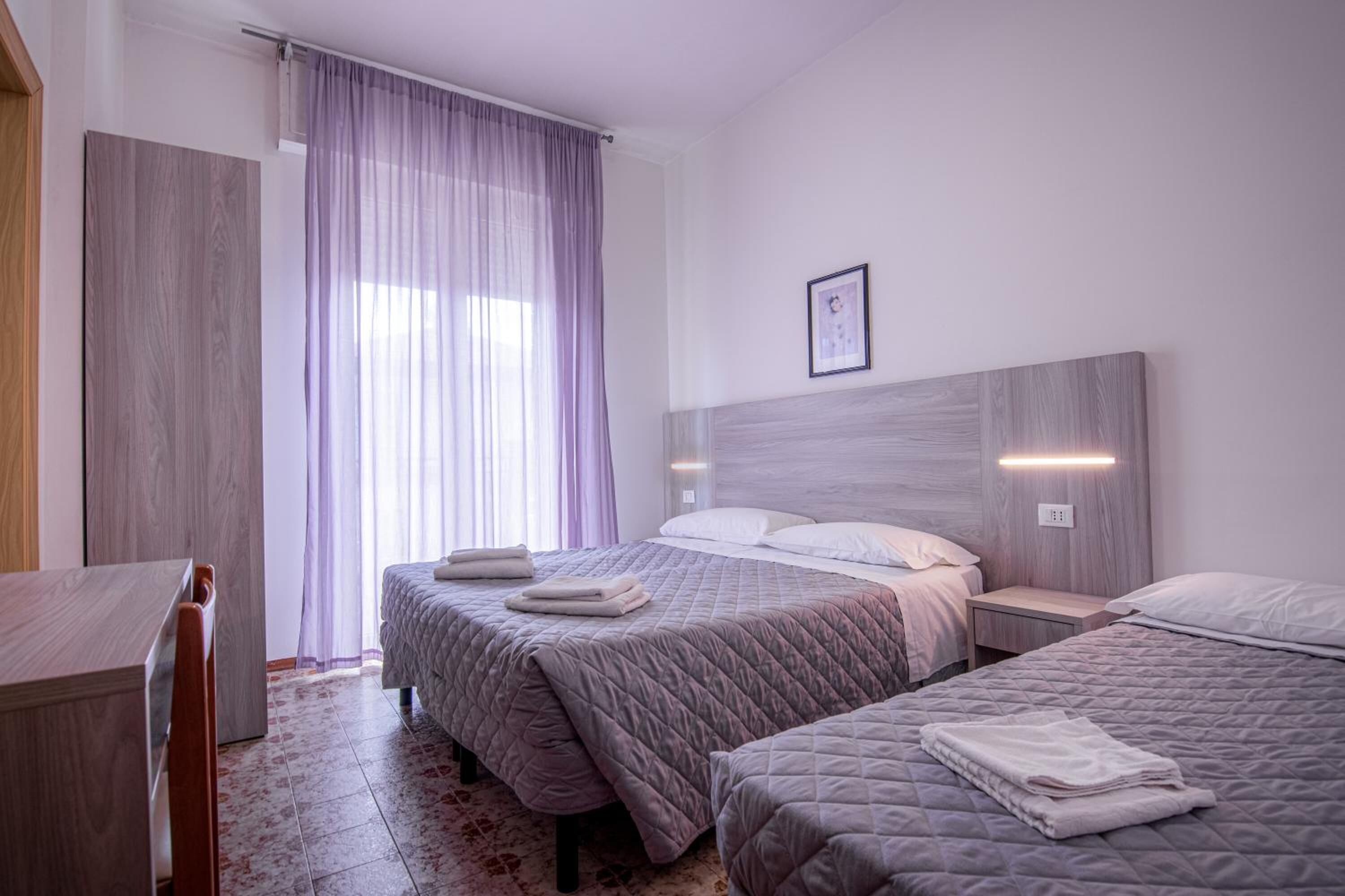 In-room safe, cribs/infant beds, rollaway beds