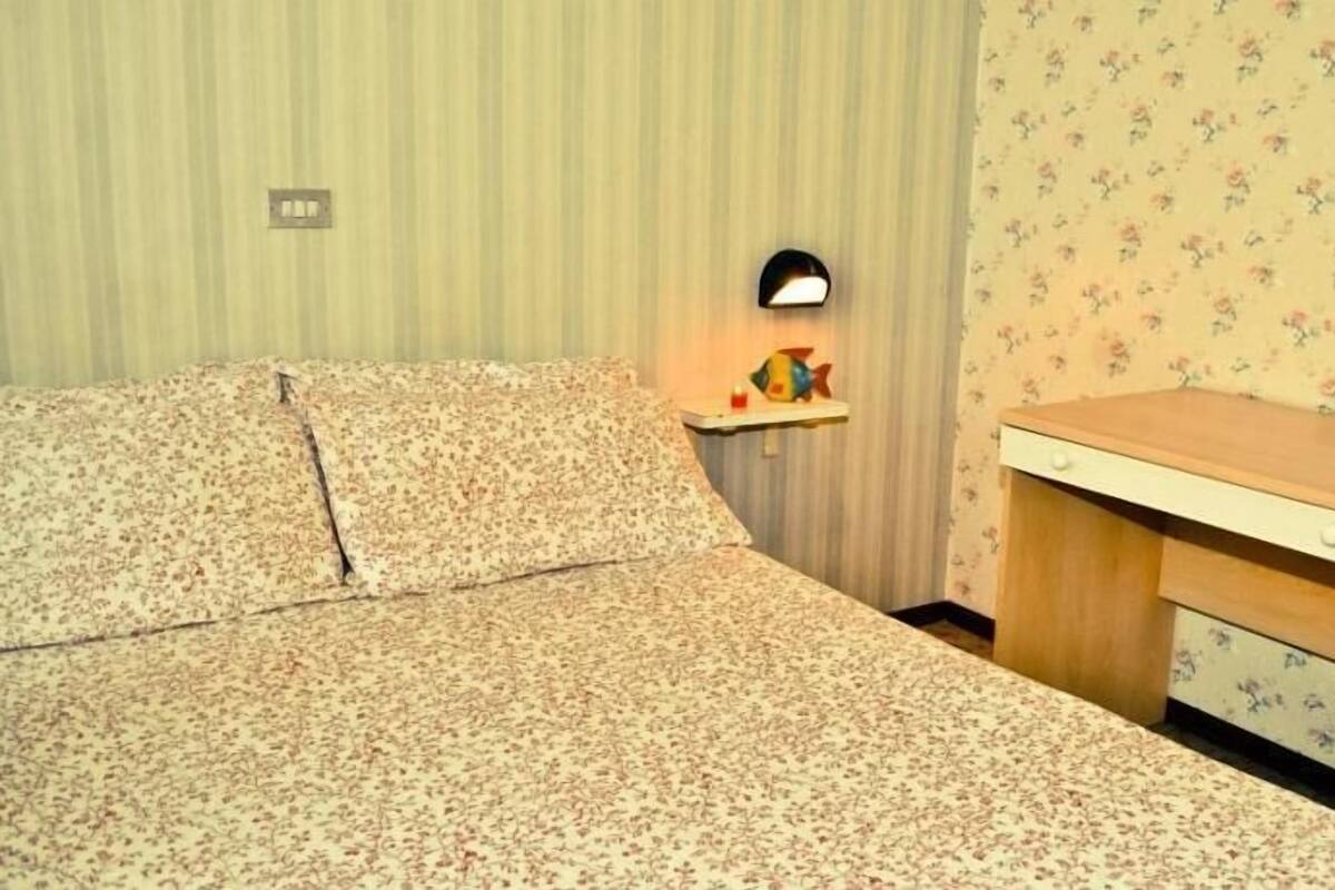 In-room safe, cribs (surcharge), rollaway beds