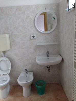 Shower, hair dryer (on request) - Stradiot (Rimini)
