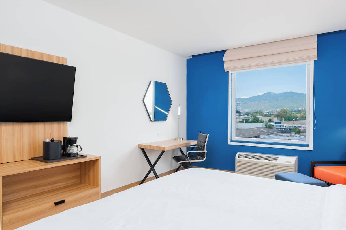 Premium bedding, in-room safe, desk, laptop workspace
