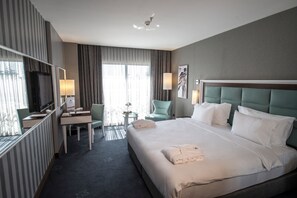 Minibar, in-room safe, desk, cribs (free) - Premier Inn Sakarya (Erenler)