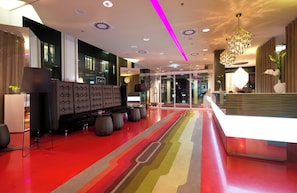 Bar-salon dans le hall