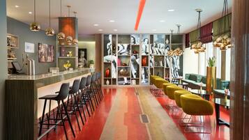 Bar (in der Unterkunft)