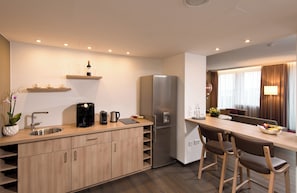 In-room safe, desk, rollaway beds, free WiFi