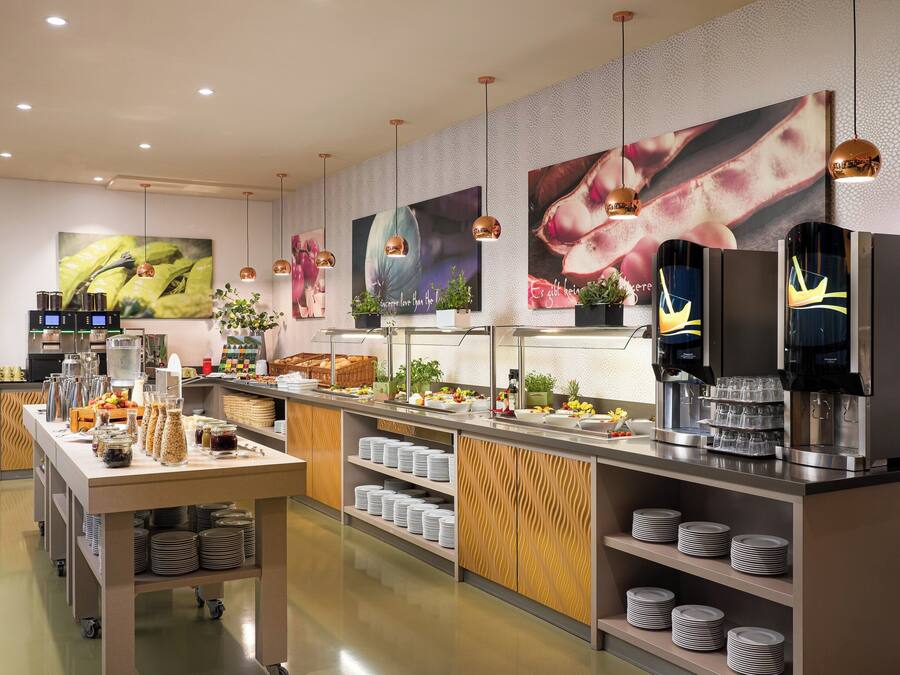 Daily buffet breakfast (EUR 22 per person)