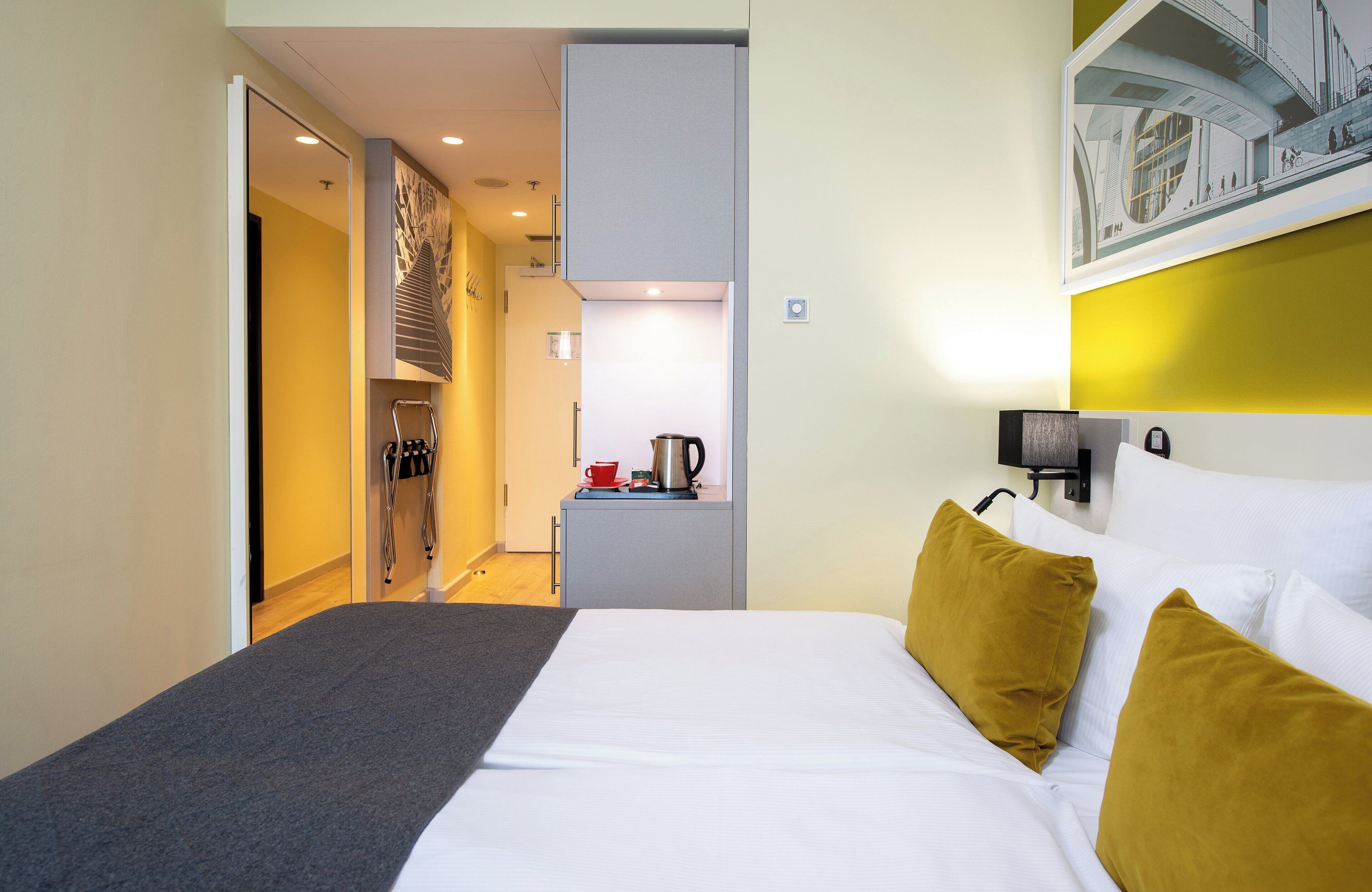 comfort room | in-room safe, desk, rollaway beds, free wifi