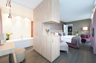 In-room safe, desk, rollaway beds, free WiFi