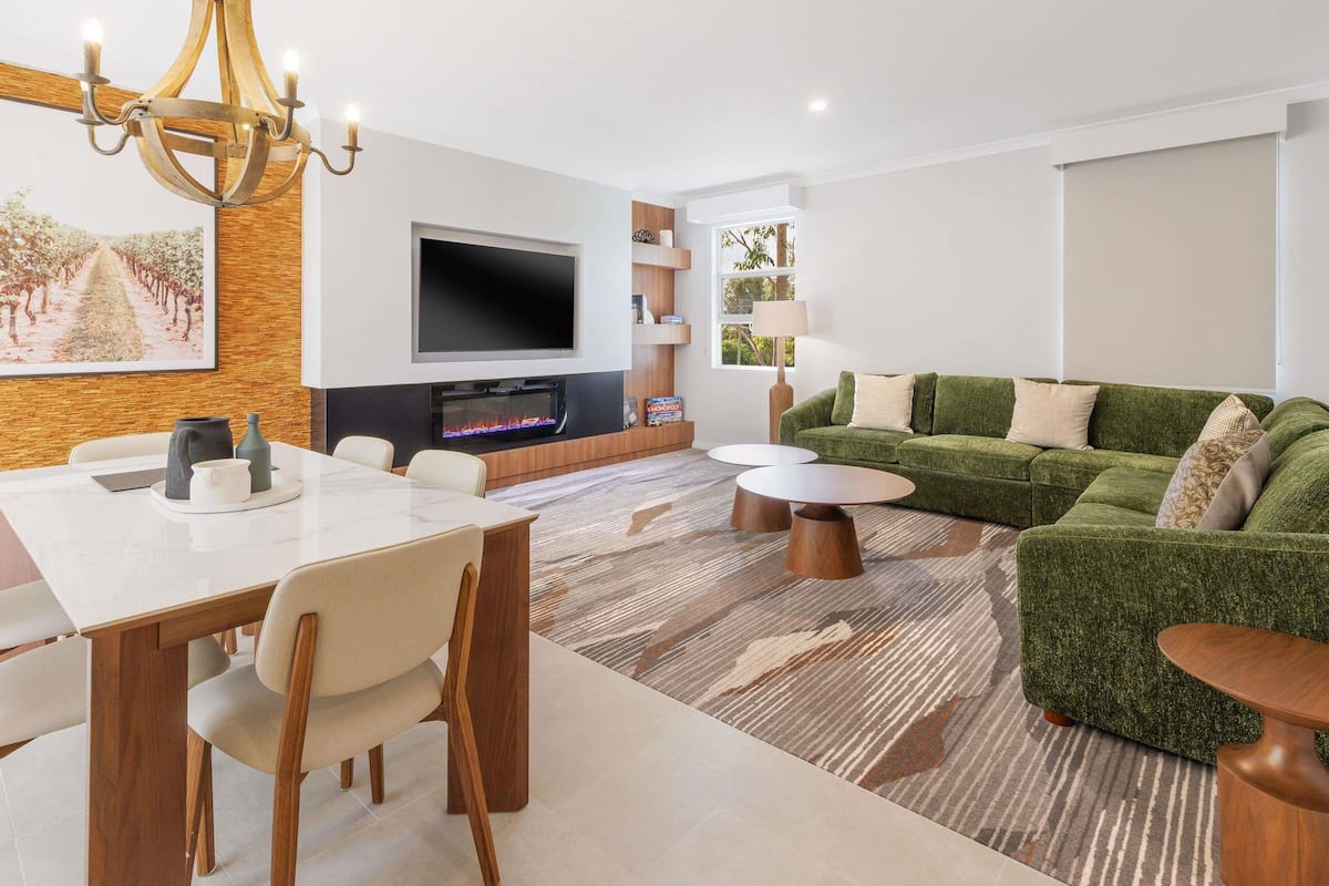 2 Bedroom Apartment 1 King and 2 Single Beds
