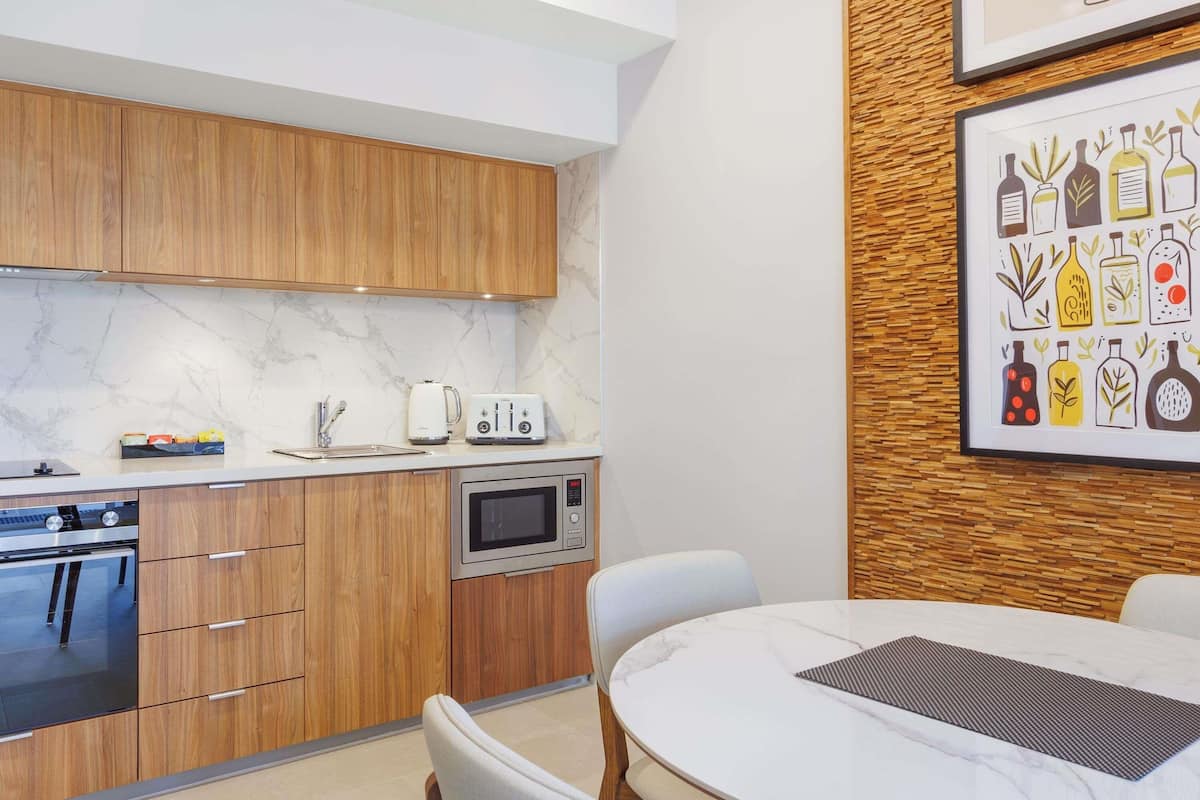 Apartamento, 1 quarto | Cofres nos quartos, berços (sobretaxa), Wi-Fi (sobretaxa), roupa de cama