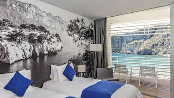 Standard-Zweibettzimmer, 2 Einzelbetten, Balkon | 1 Schlafzimmer, Zimmersafe, Schreibtisch, Verdunkelungsvorhänge