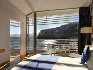 Privilege, Camera, 1 letto singolo, balcone, vista mare | Una cassaforte in camera, una scrivania, tende oscuranti