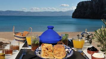 Tägliches Frühstücksbuffet (120 MAD pro Person)