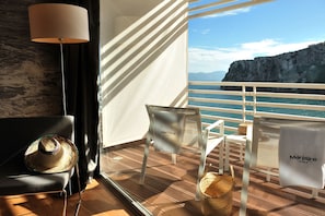 Standard Twin Room, 2 Twin Beds, Balcony | 1 bedroom, in-room safe, desk, blackout drapes