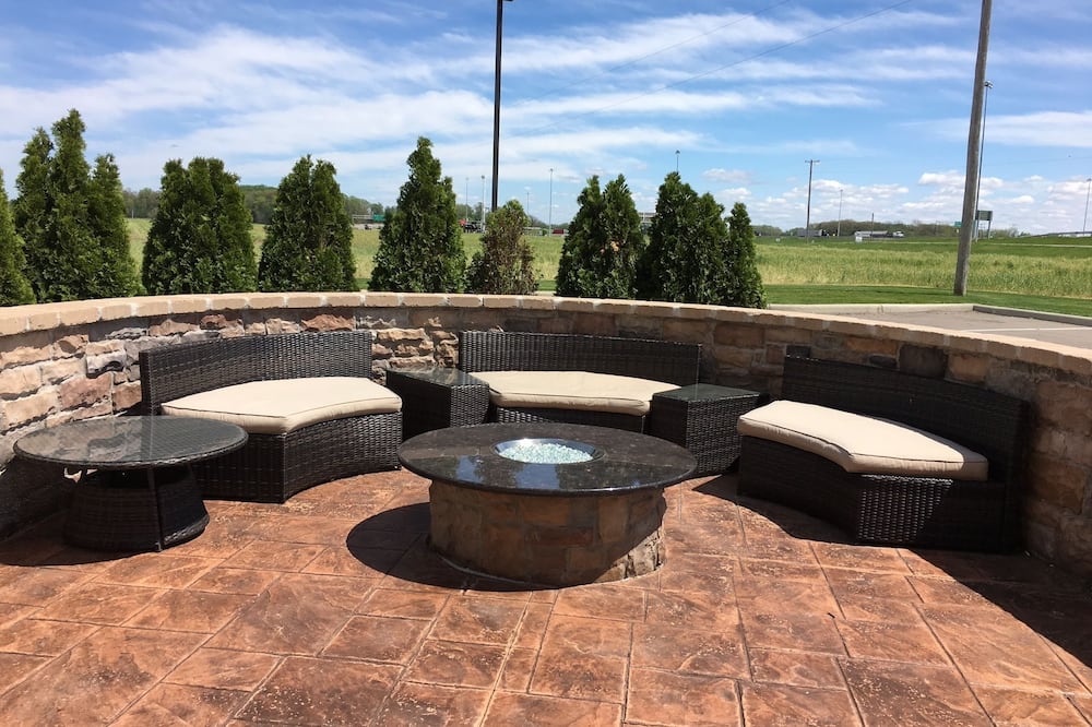 luxury hotels in Sandusky