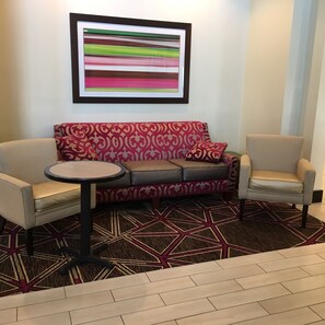 Lobby - Hampton Inn & Suites Sandusky/Milan (Milan)