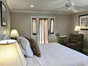 Premium Room, 1 King Bed | Premium bedding, down comforters, individually decorated - Kenny's Tipperary Inn (Montauk)