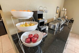 Desayuno autoservicio gratuito y diario