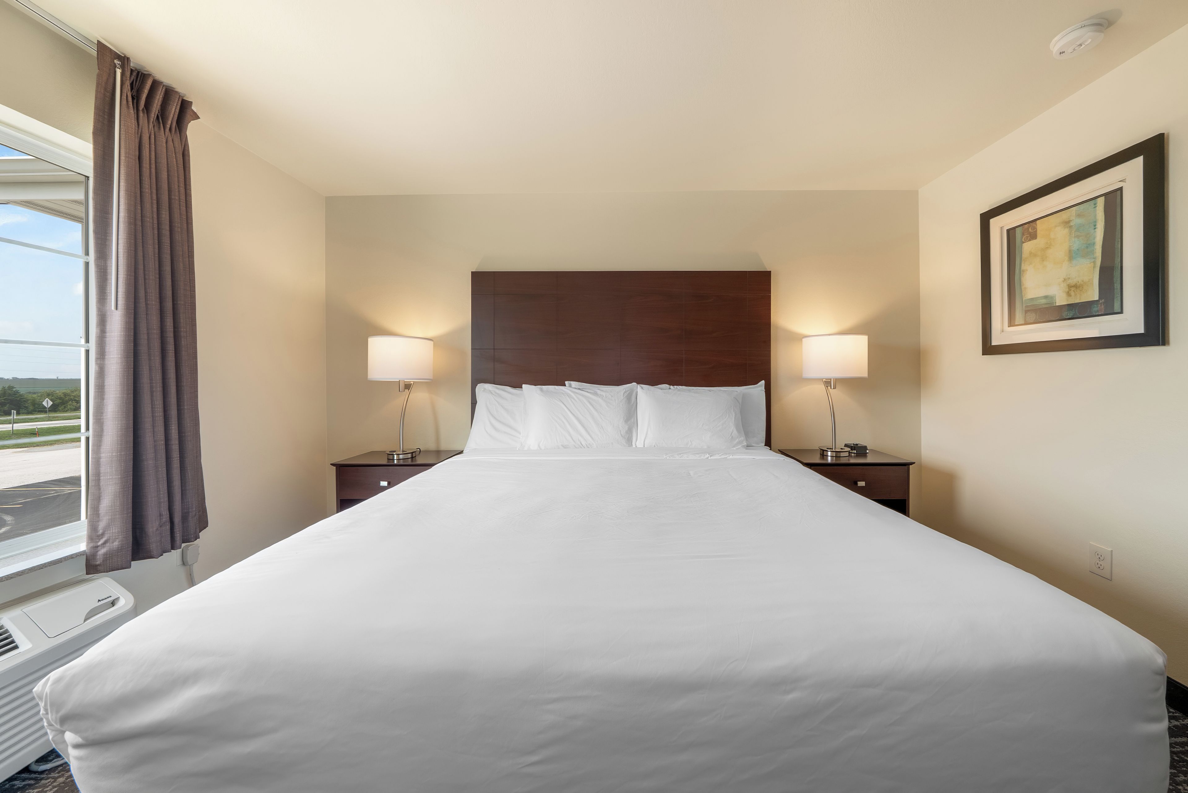 Hochwertige Bettwaren, Pillowtop-Betten, Zimmersafe, Schreibtisch