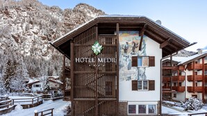 Front of property - Hotel Medil (Campitello di Fassa)
