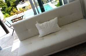 Flat-screen TV, DVD player - Villa Q (Koh Samui)