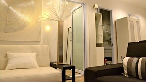 Flat-screen TV, DVD player - Villa Jungle Livin' at D2 Villas (Koh Samui)