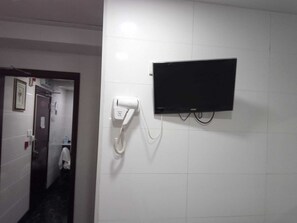 Triple Room | Room amenity - Marrigold Hostel (Kowloon)