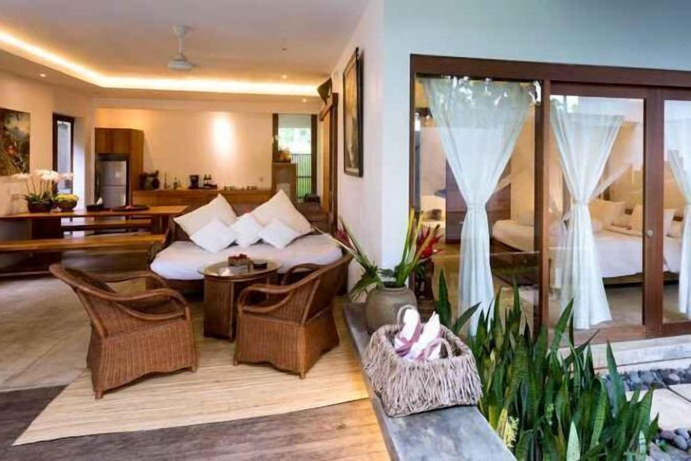 1 bedroom, Egyptian cotton sheets, premium bedding, pillowtop beds