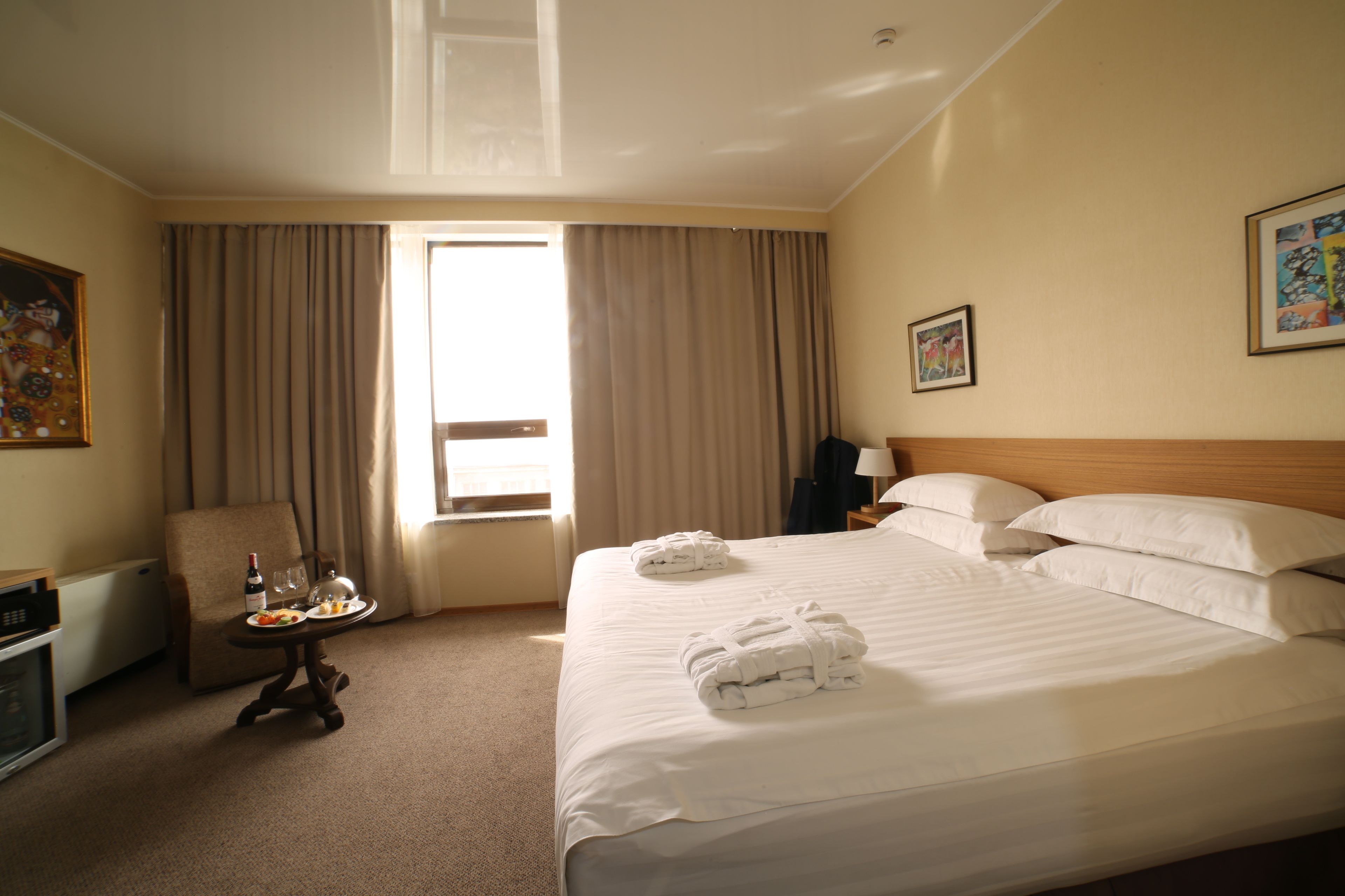 luxury suite | 1 bedroom, premium bedding, memory-foam beds, minibar